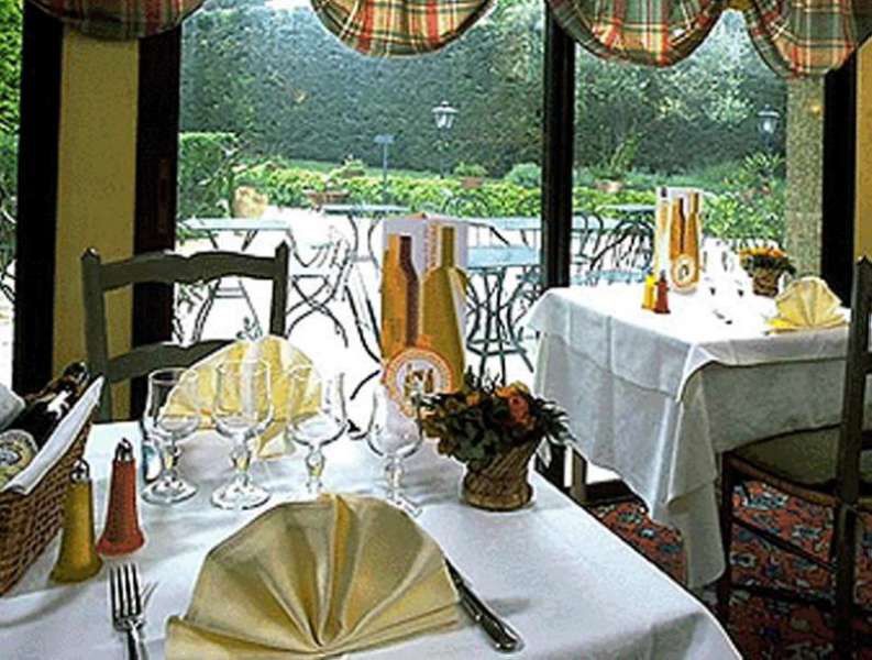 Mercure Carcassonne La Cite Restoran foto